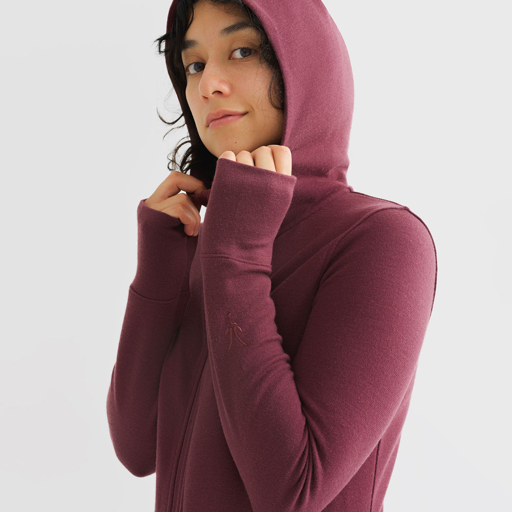 Studio model is 5'8'' and wearing a size Small