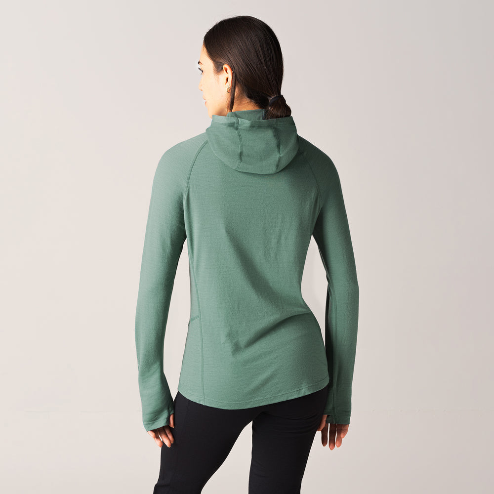 Studio model is 5'4'' and wearing a size Small