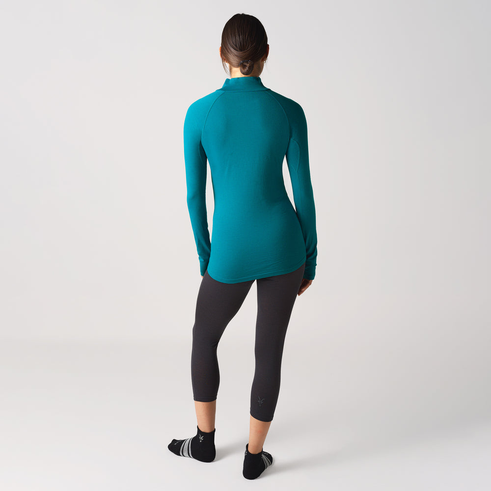 Studio model is 5'4'' and wearing a size Small