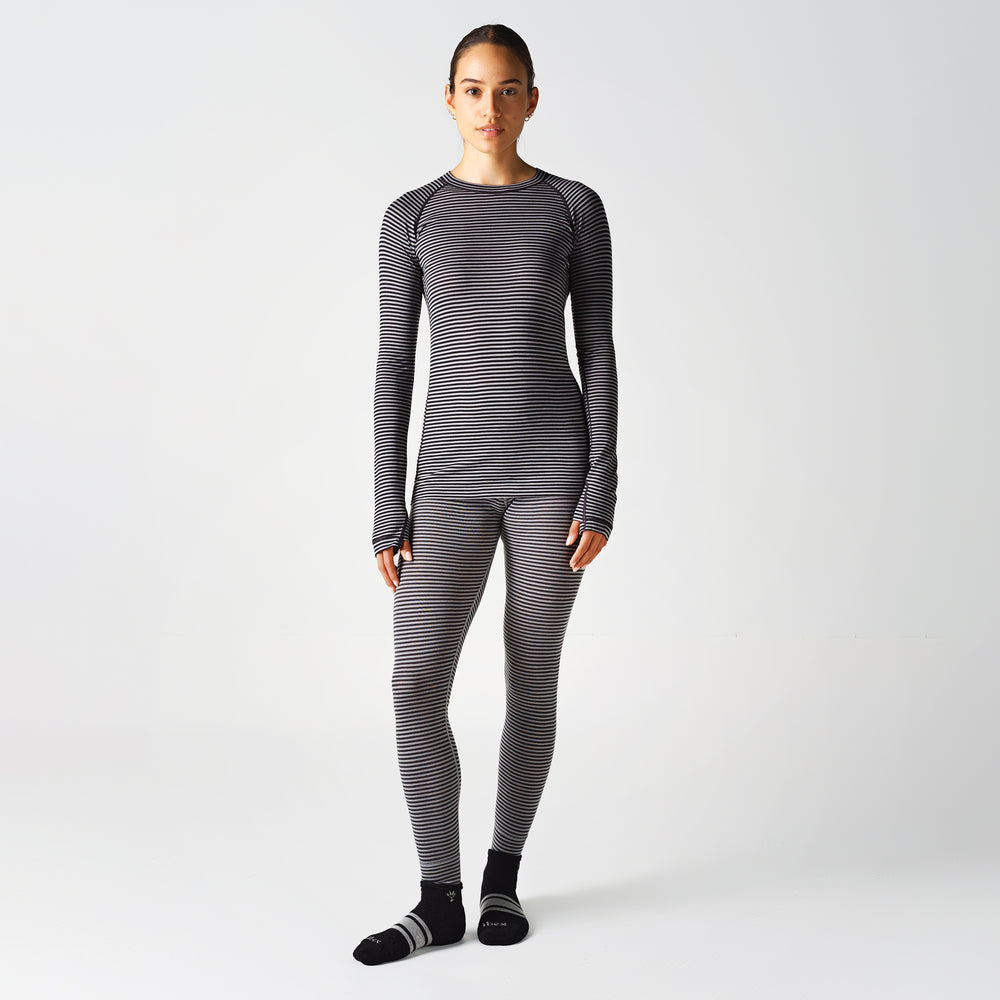 Studio model is 5'4'' and wearing a size Small