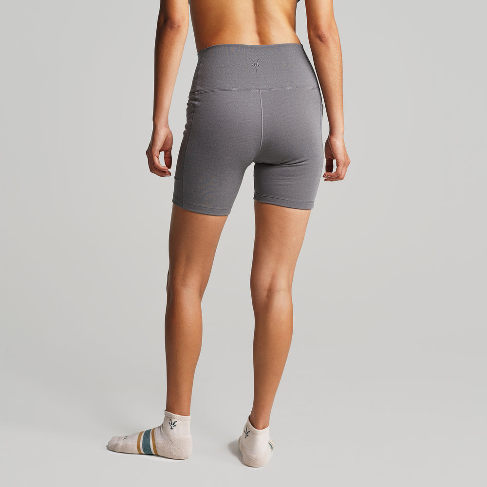 Studio model is 5'6'' and wearing a size Small 