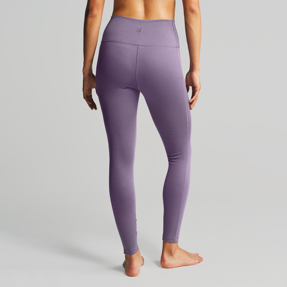 Studio model is 5'4'' and wearing a size Small