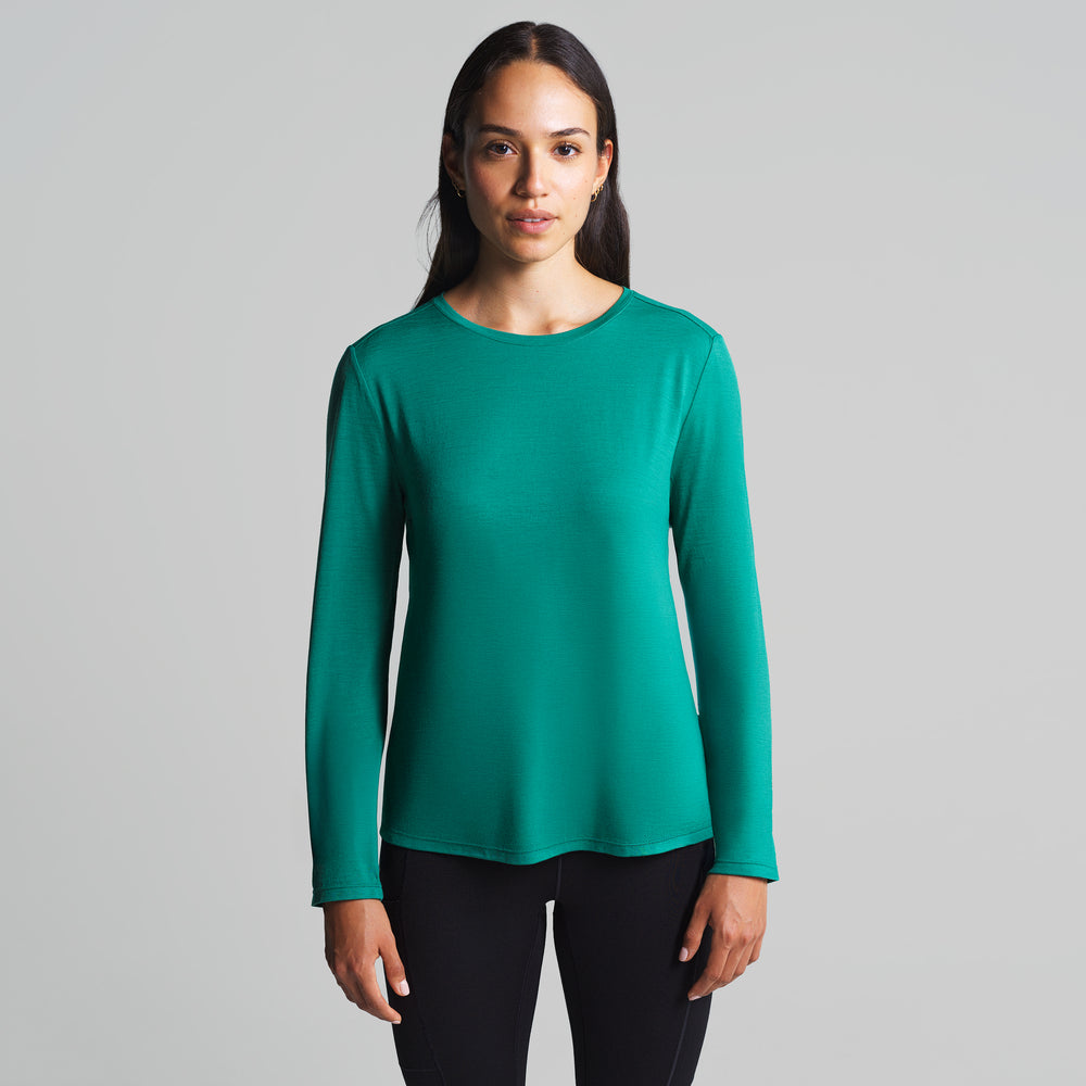 Studio model is 5'4'' and wearing a size Small