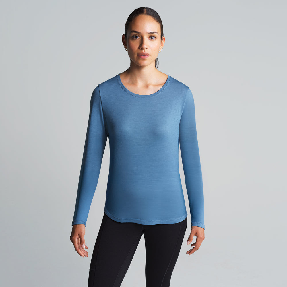 Studio model is 5'4'' and wearing a size Small