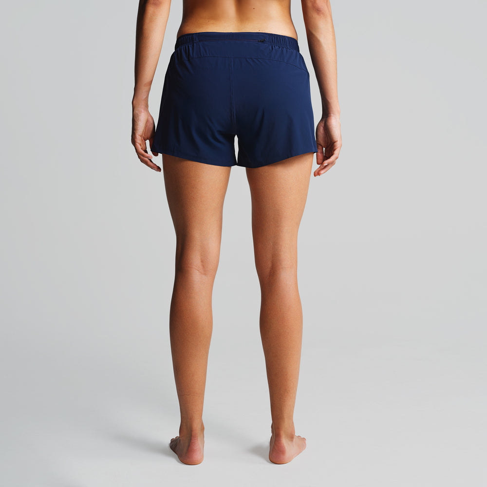 Studio model is 5'4'' and wearing a size Small