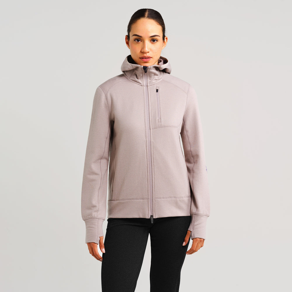 Studio model is 5'4'' and wearing a size Small